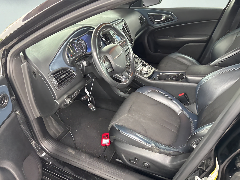 Used 2016 Chrysler 200 S w/ Comfort Group FWD image 5