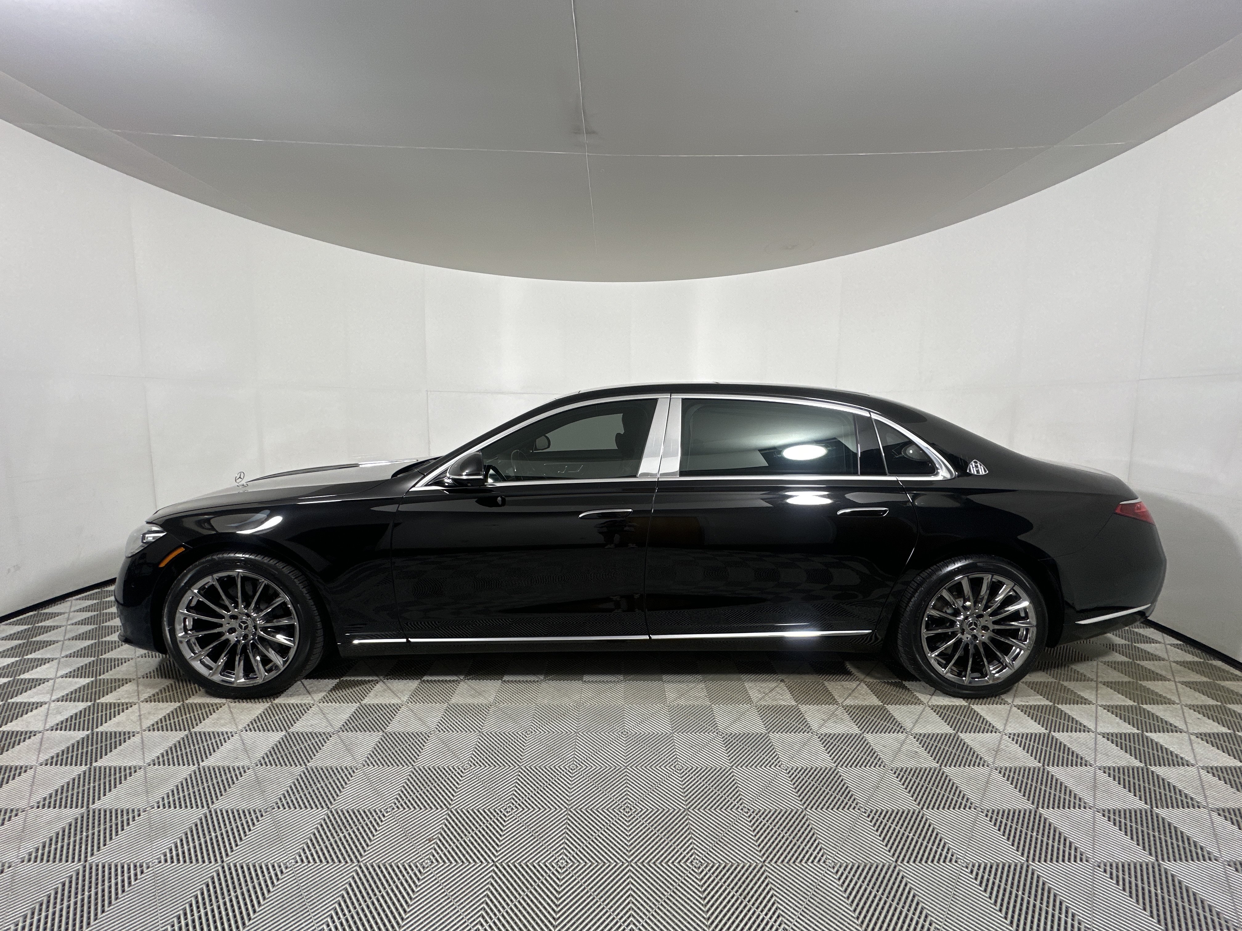 Used 2022 Mercedes-Benz Maybach S 580 4MATIC image 4