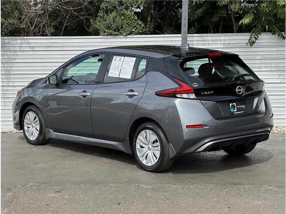 Used 2025 Nissan Leaf S FWD image 3