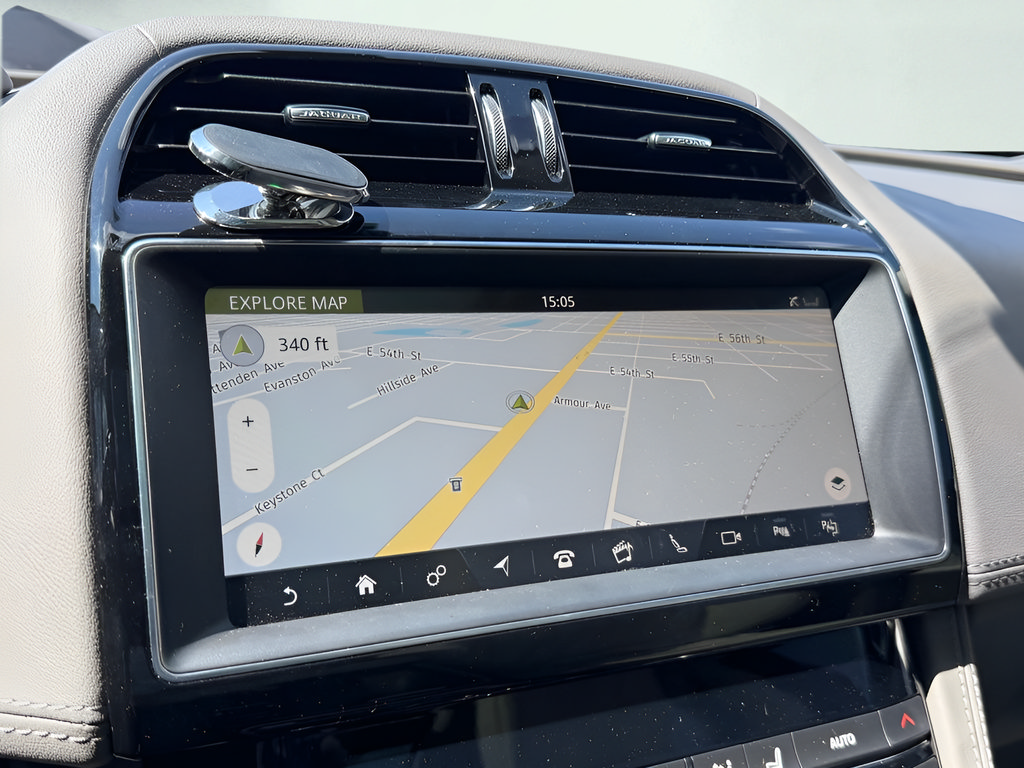 Used 2019 Jaguar F-PACE Portfolio AWD/4WD image 43