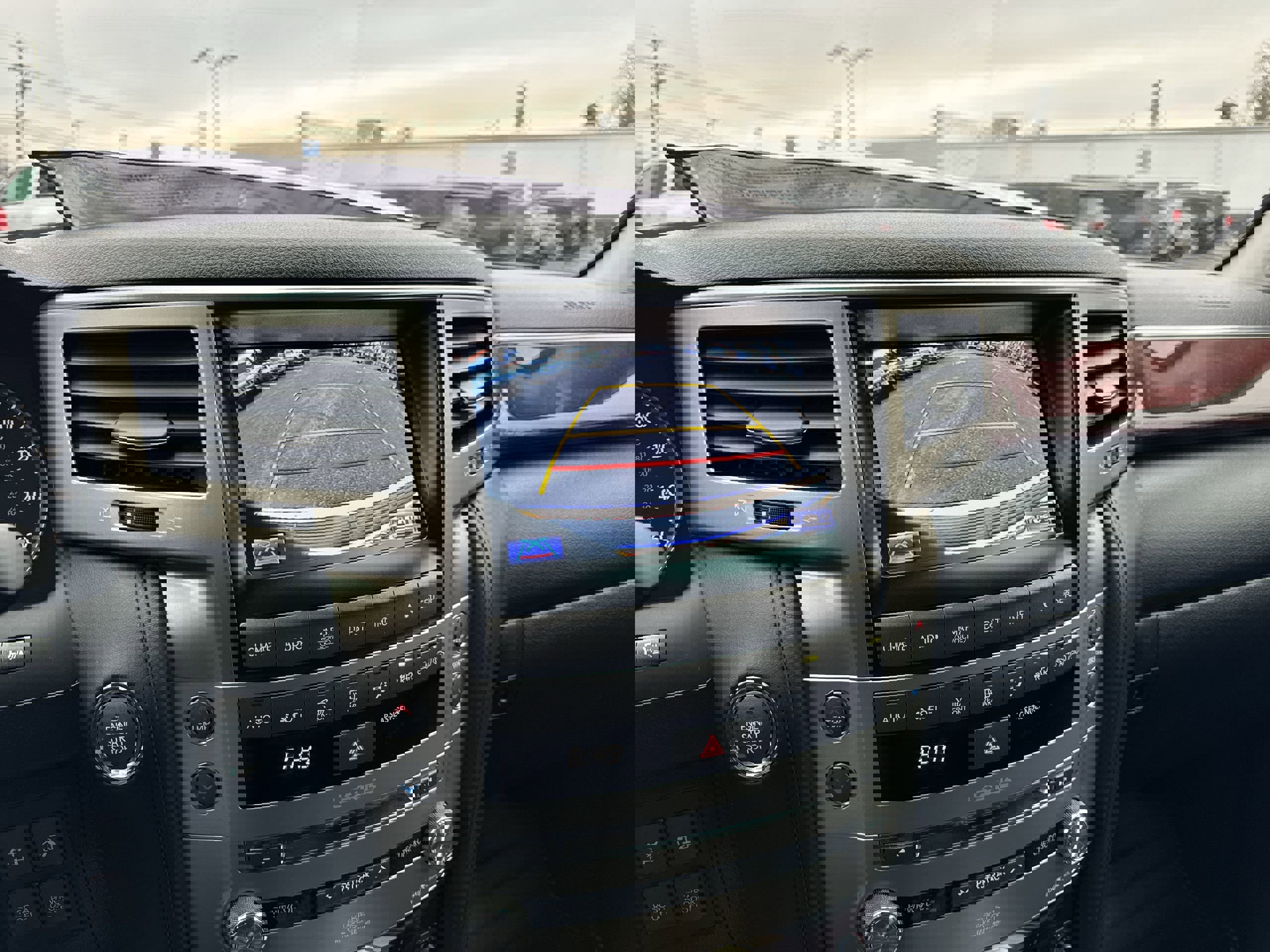 Used 2015 Lexus LX 570 4WD w/ Luxury Package image 15