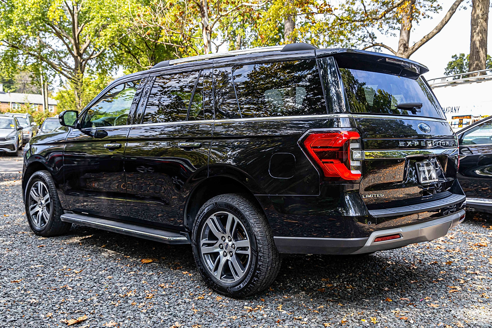 Used 2023 Ford Expedition Limited image 4