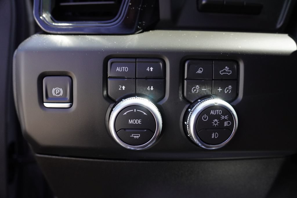 Used 2026 GMC Sierra 1500 AT4 w/ AT4 Premium Package AWD/4WD image 19