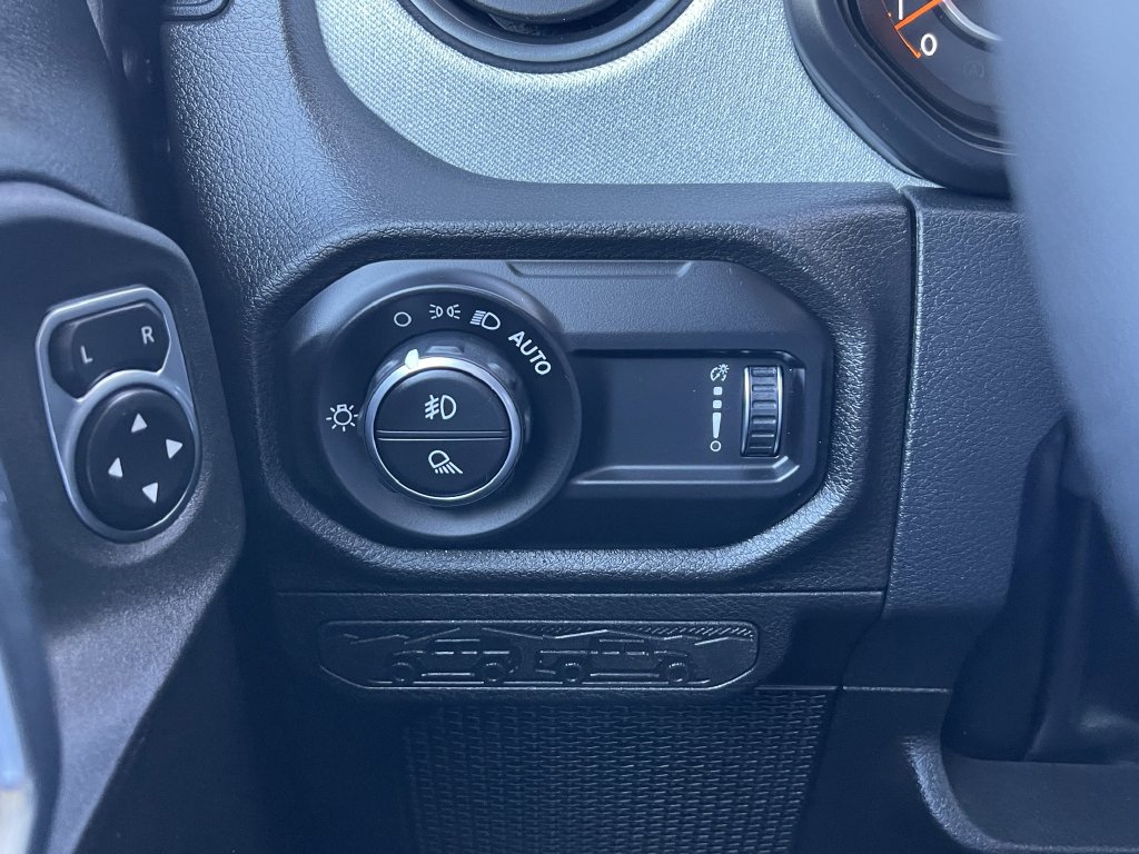 New 2026 Jeep Gladiator Sport AWD/4WD image 36