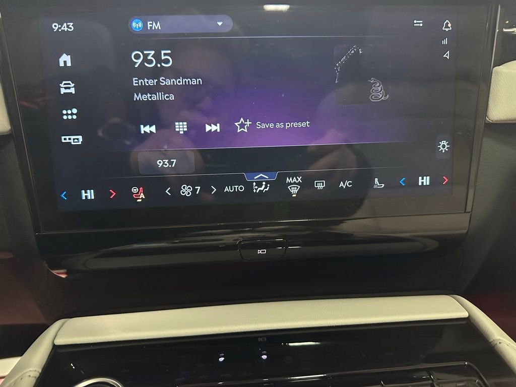 Used 2025 Lincoln Navigator Reserve image 34