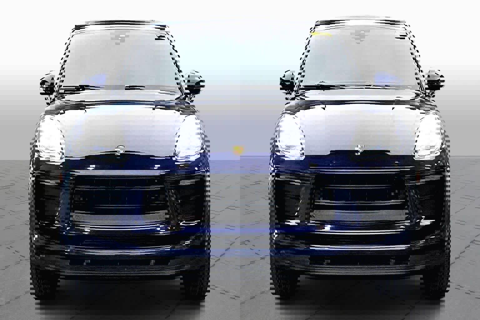 Used 2022 Porsche Macan w/ Premium Package Plus image 4