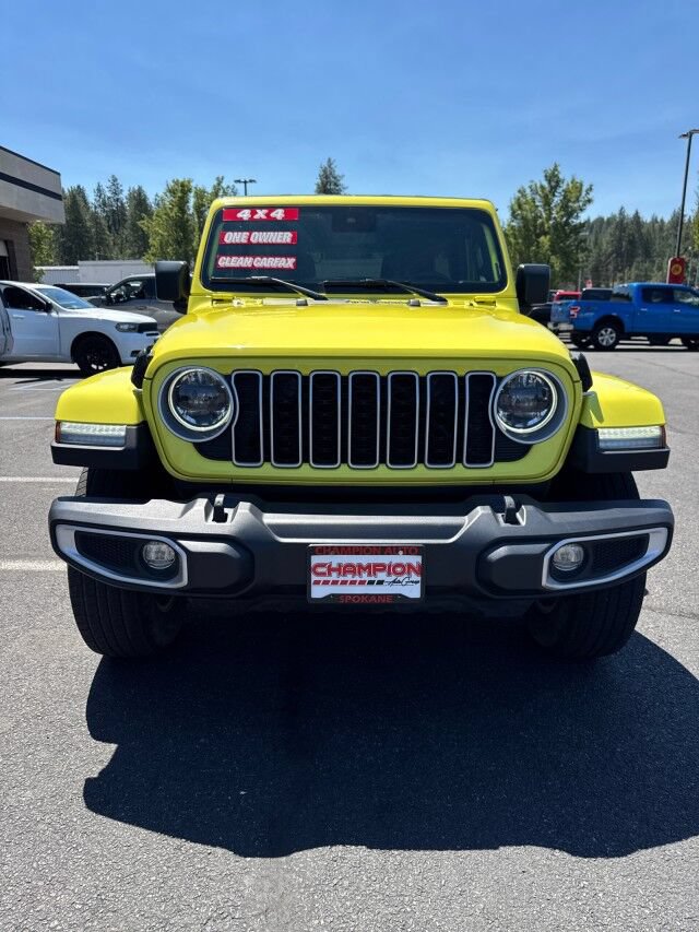 Used 2024 Jeep Wrangler Unlimited Sahara AWD/4WD image 2