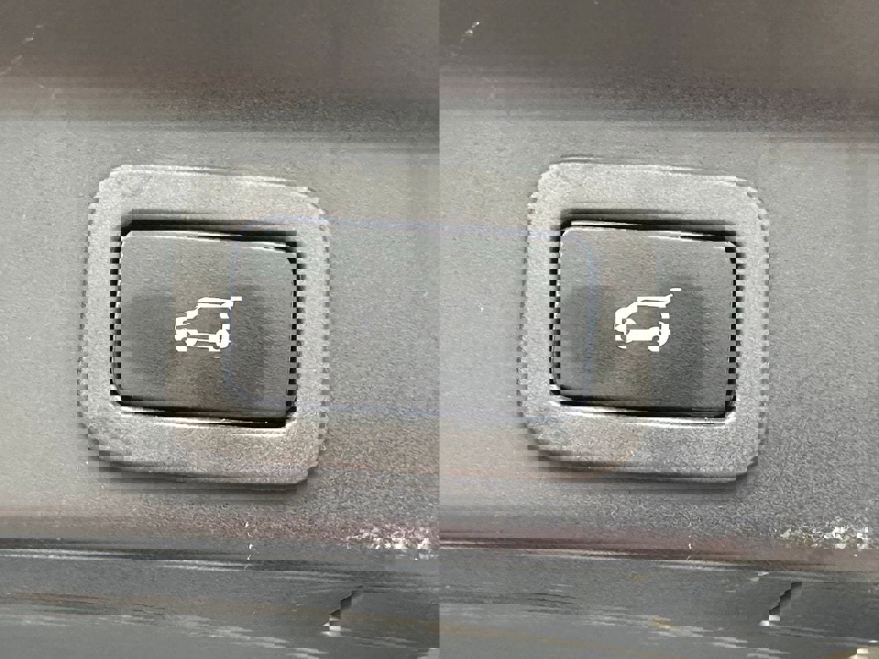 Used 2021 Jaguar F-PACE SVR image 17