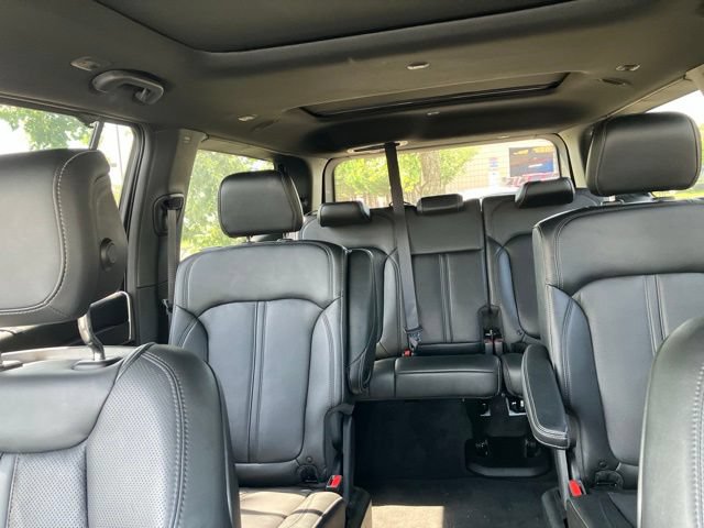 Used 2025 Jeep Wagoneer Series III w/ Premium Group I AWD/4WD image 17