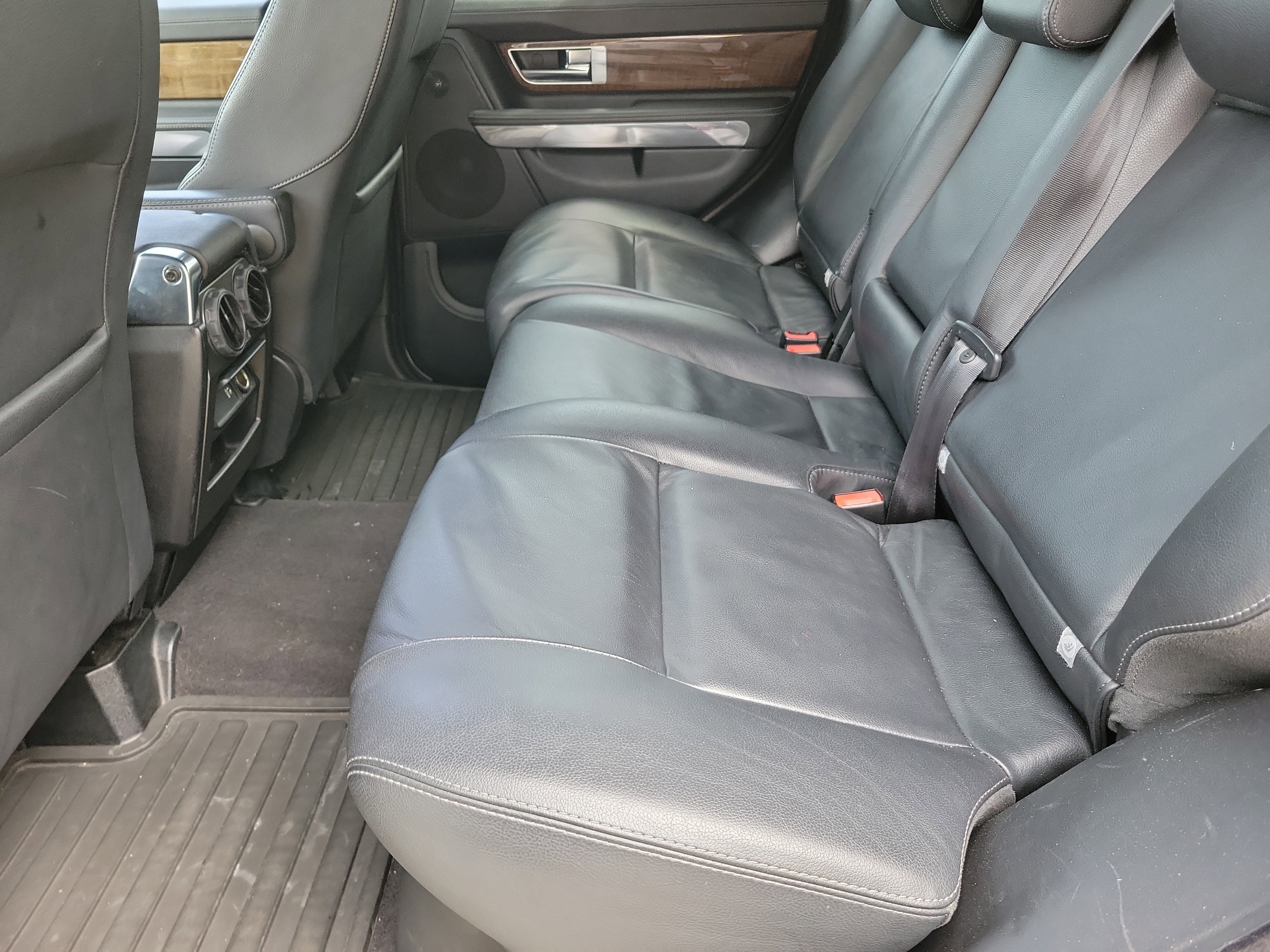 Used 2013 Land Rover Range Rover Sport HSE AWD/4WD image 6