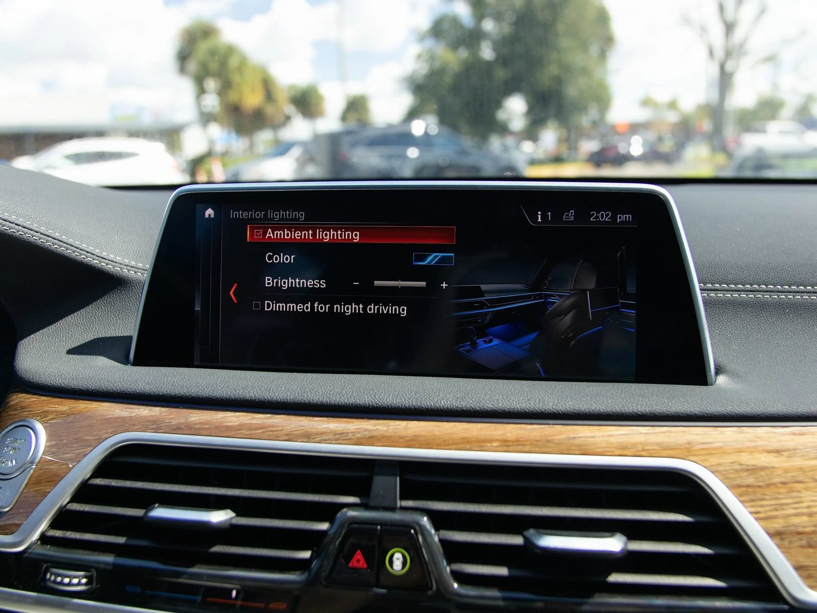 Used 2019 BMW 750i w/ M Sport Package RWD image 37