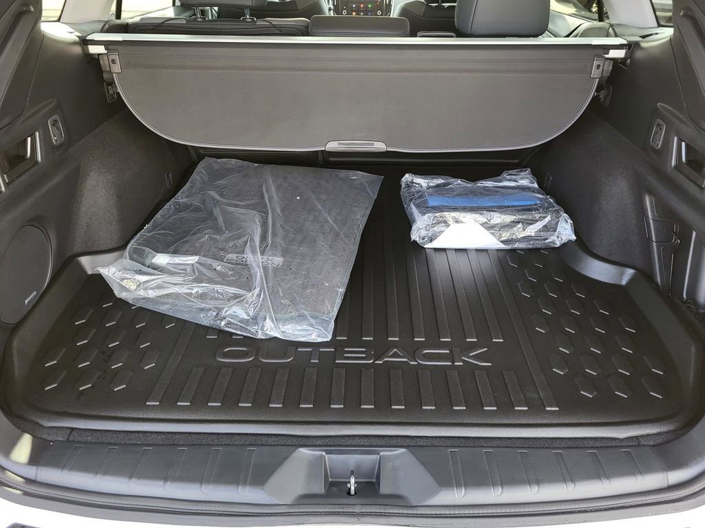 Certified 2025 Subaru Outback Onyx Edition image 11