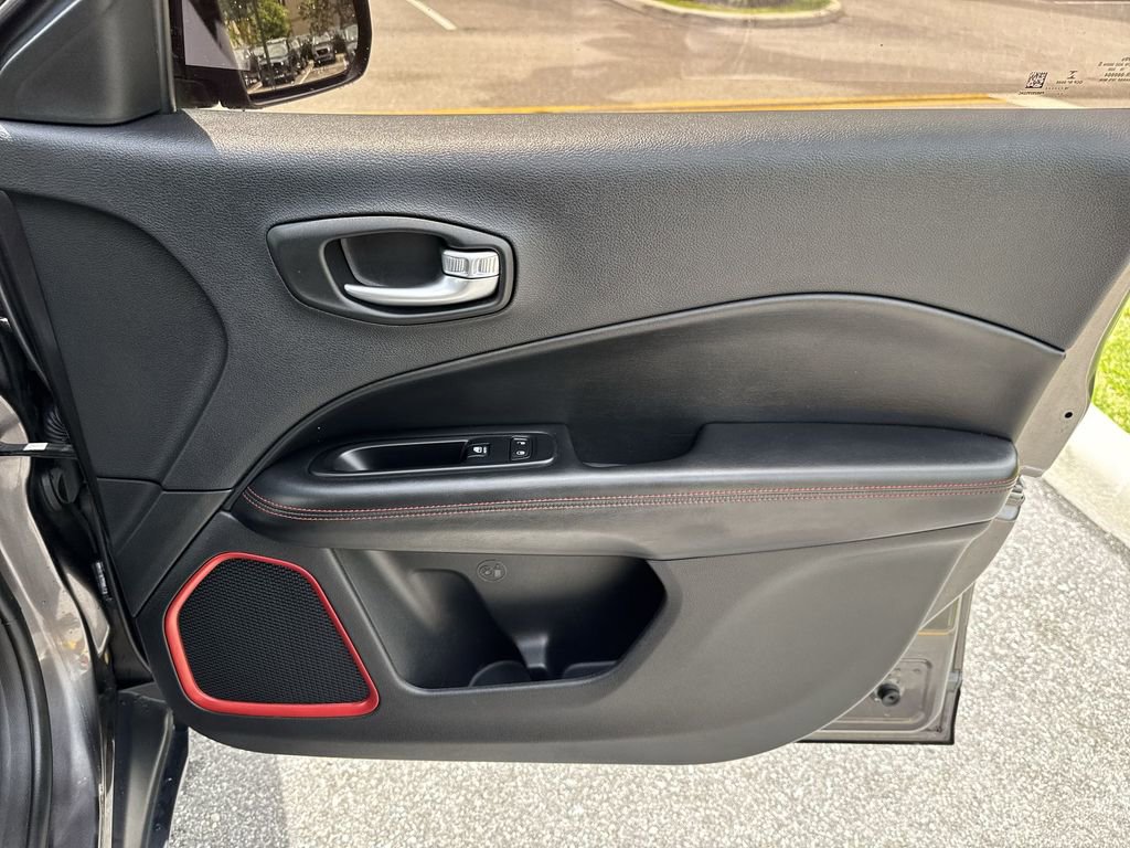 Used 2020 Jeep Compass Trailhawk AWD/4WD image 43