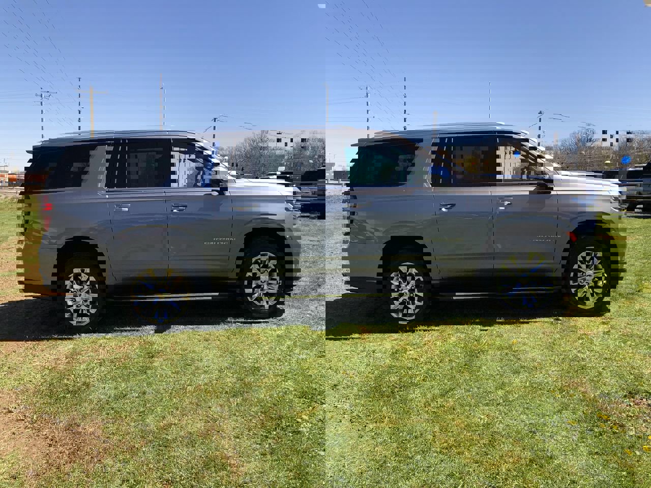 Used 2022 Chevrolet Suburban Premier image 6