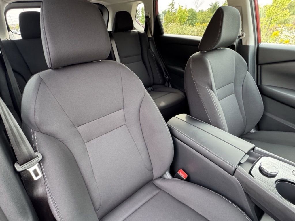 Certified 2025 Nissan Rogue S image 25