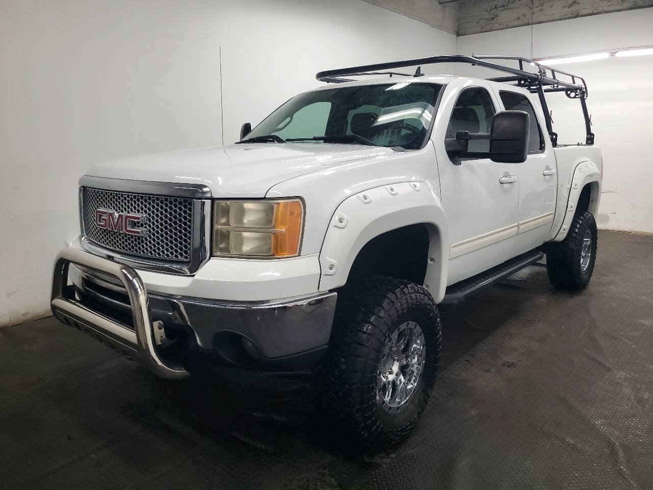 Used 2007 GMC Sierra 1500 SLT w/ Max Trailering Pack AWD/4WD image 1
