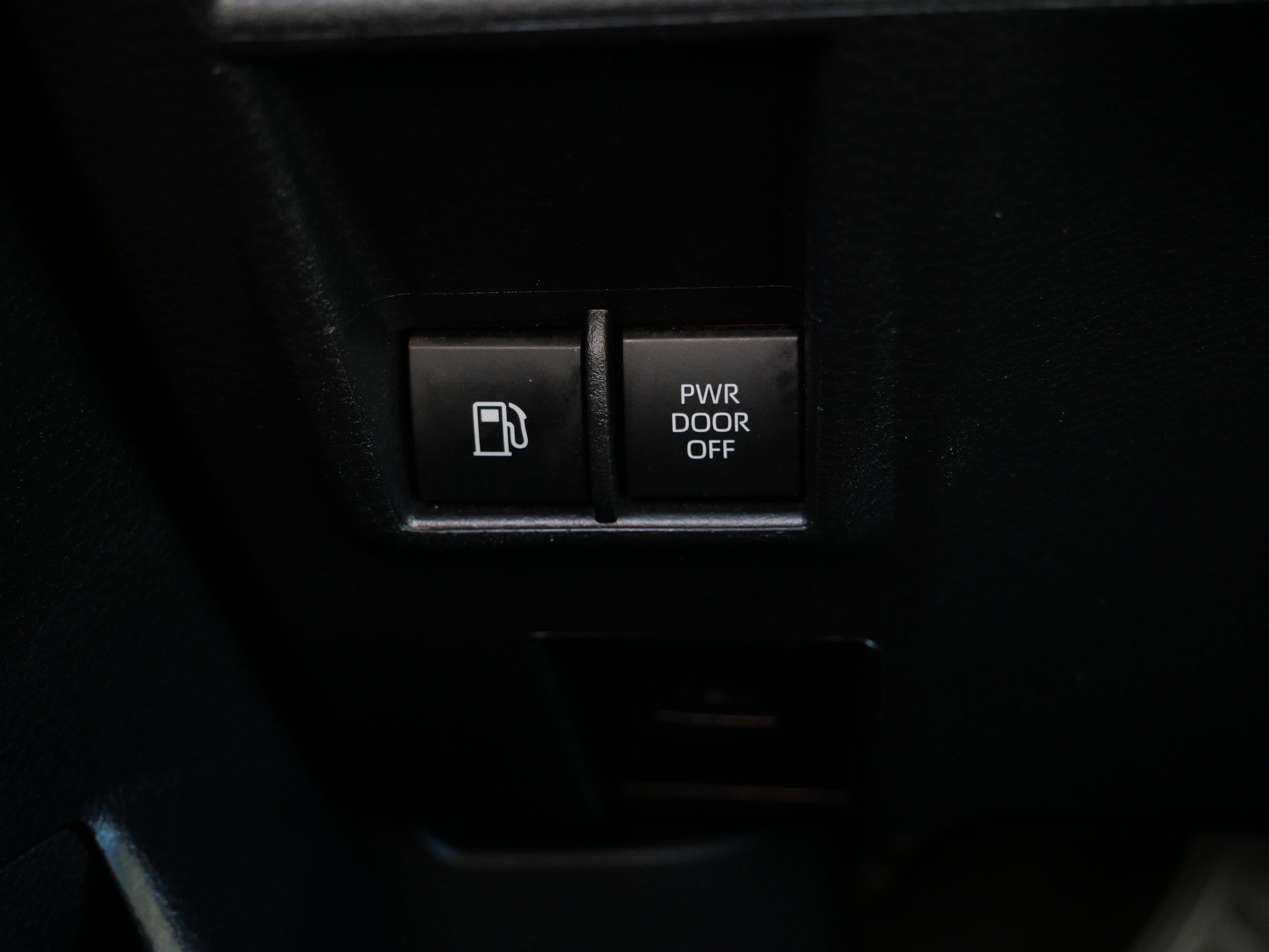 Used 2025 Toyota Sienna LE AWD/4WD image 27
