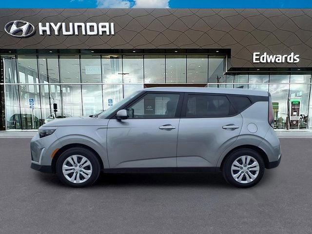Used 2024 Kia Soul LX FWD image 3