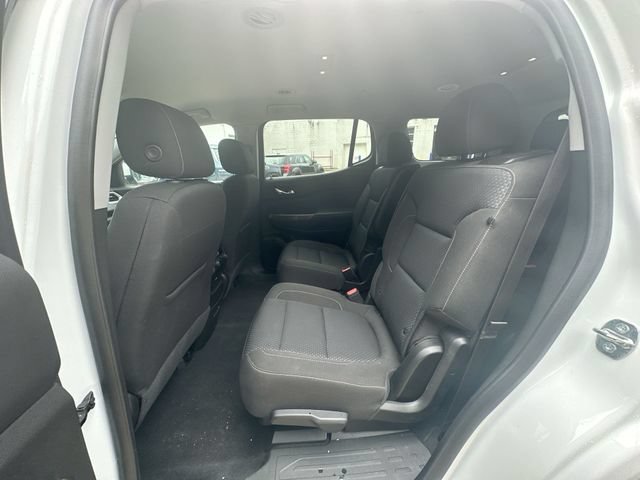 Used 2023 GMC Acadia SLE FWD image 28