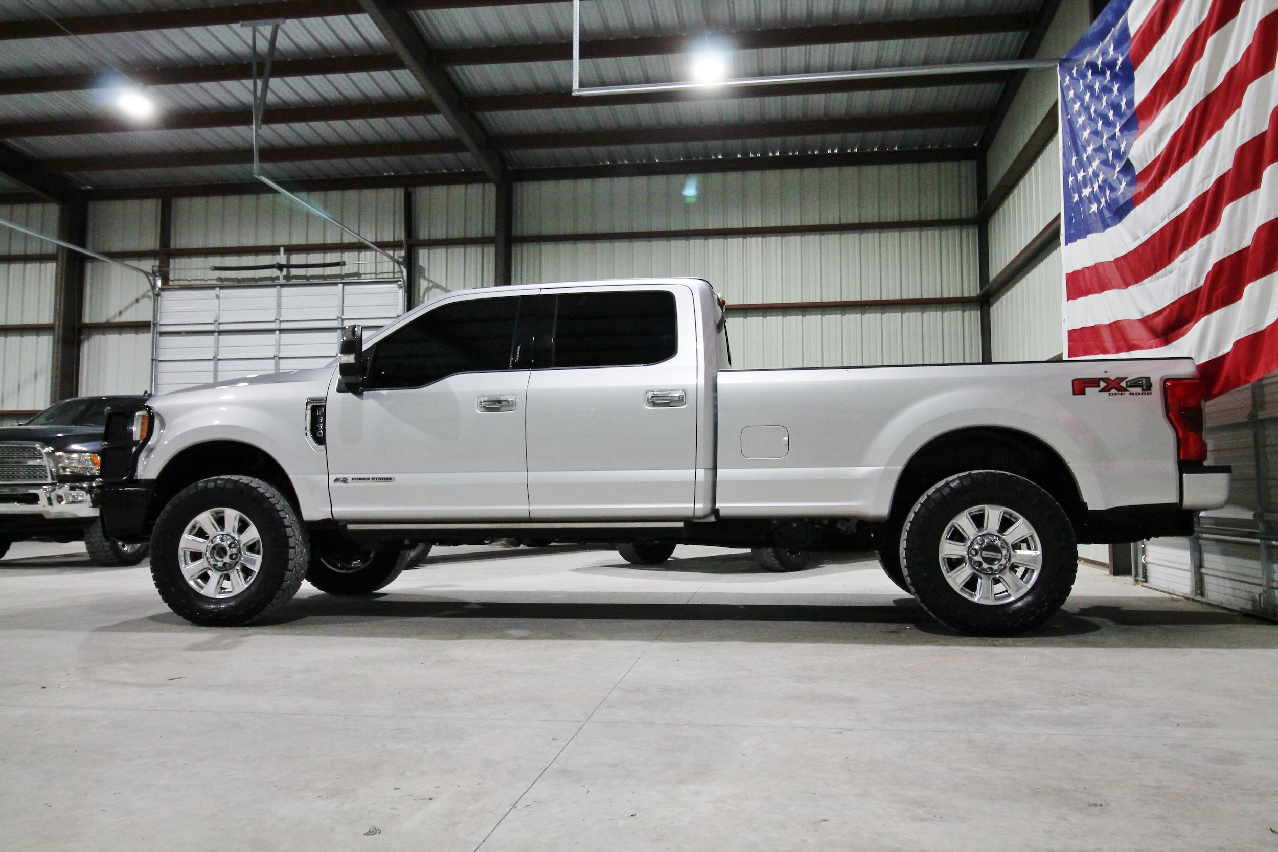 Used 2019 Ford F350 Platinum w/ Platinum Ultimate Package AWD/4WD image 6