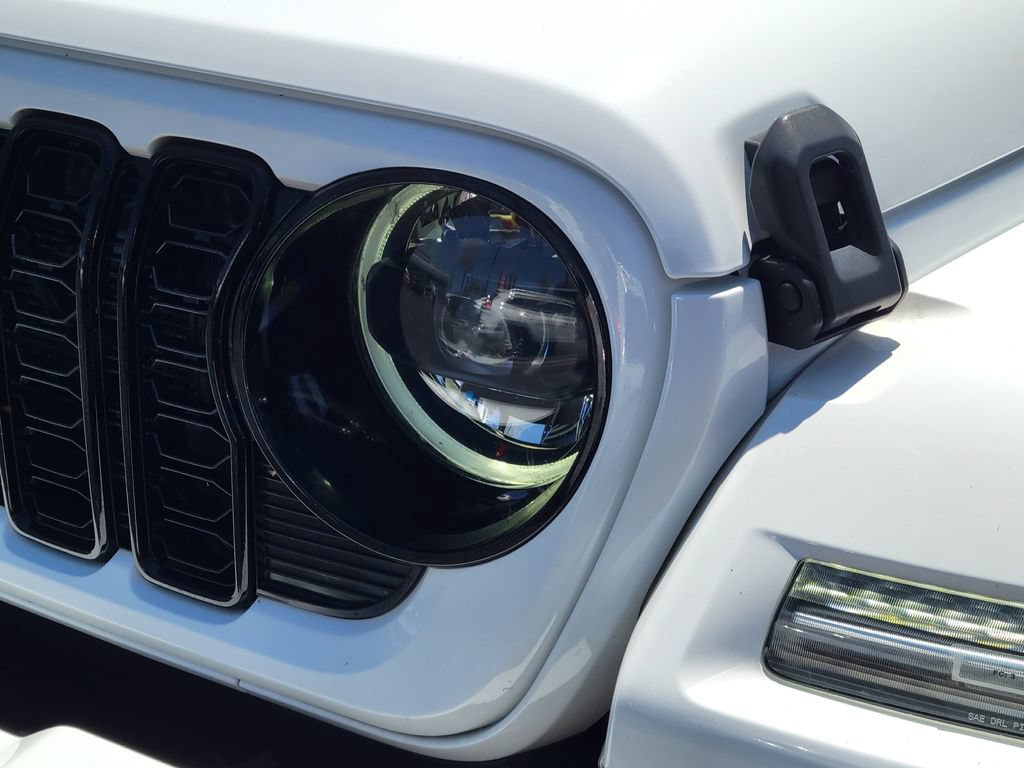 Used 2024 Jeep Wrangler High Altitude AWD/4WD image 27