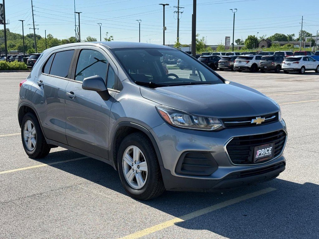 Used 2020 Chevrolet Trax LS w/ Tint and Cruise Package FWD image 9