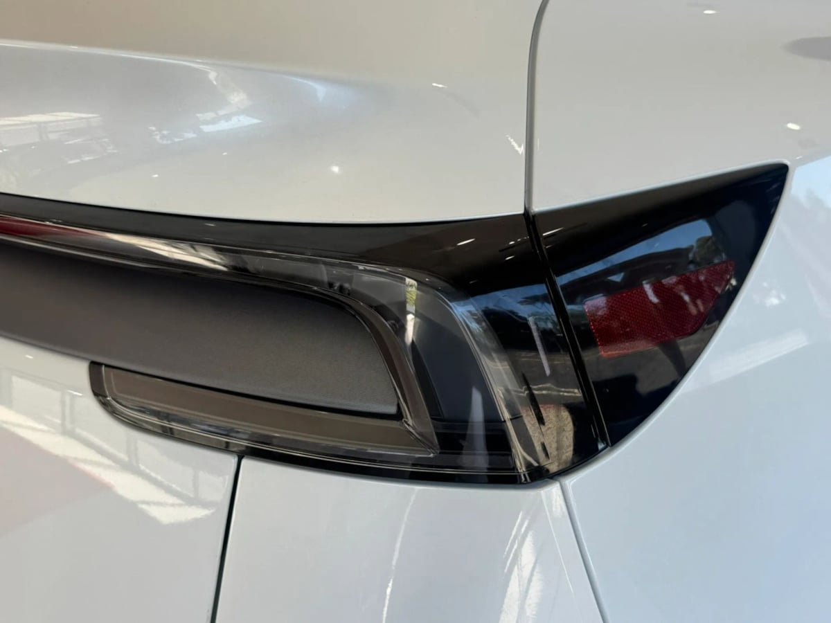 Used 2026 Tesla Model Y 2WD image 34