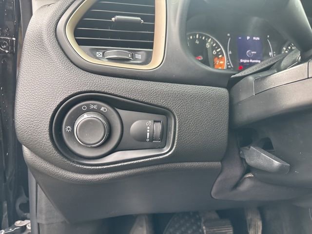 Used 2017 Jeep Renegade Sport w/ Power & Air Group AWD/4WD image 34