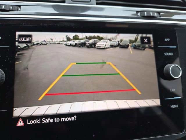 Used 2024 Volkswagen Tiguan SE w/ Panoramic Sunroof Package AWD/4WD image 17