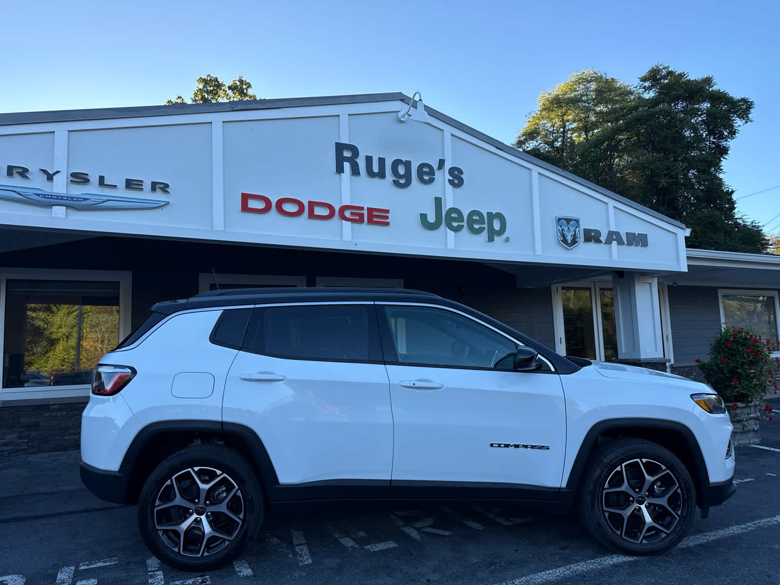 New 2026 Jeep Compass Limited AWD/4WD image 2