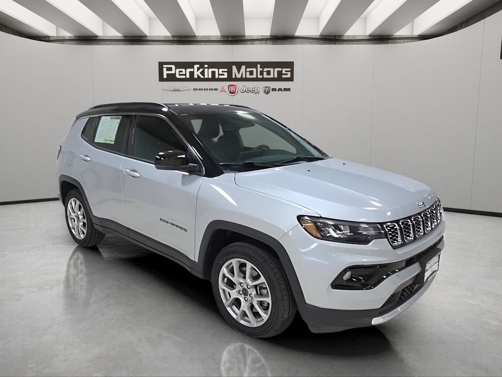 Certified 2025 Jeep Compass Limited AWD/4WD image 3