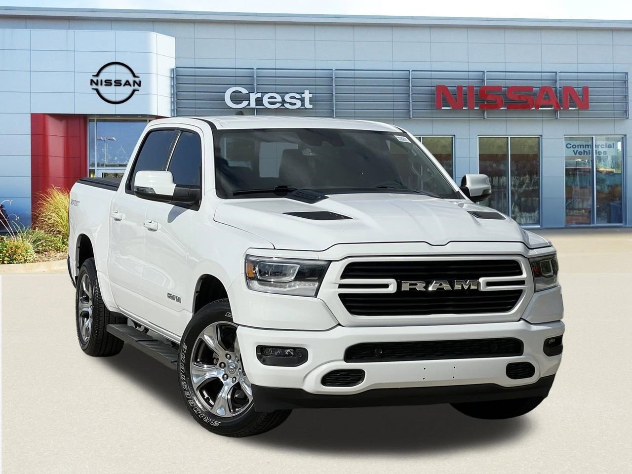 Used 2023 RAM 1500 Laramie AWD/4WD image 1