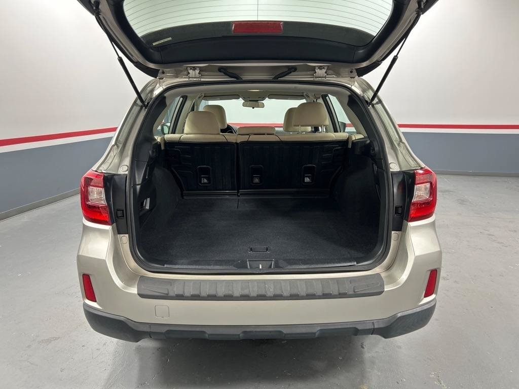 Used 2017 Subaru Outback 2.5i AWD/4WD image 9