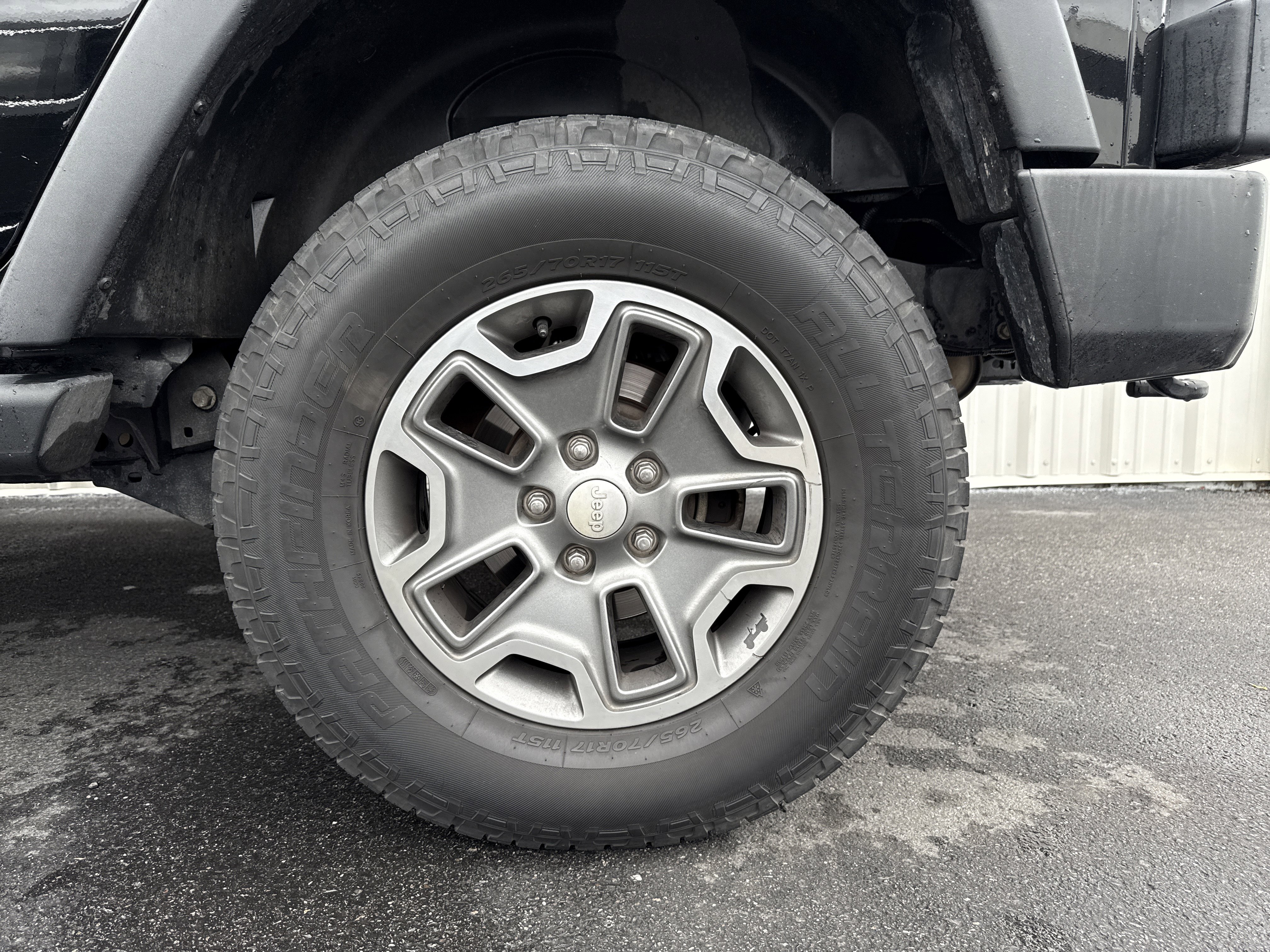 Used 2014 Jeep Wrangler Unlimited Rubicon w/ Connectivity Group image 3