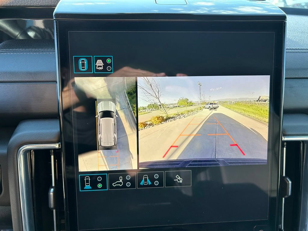 Used 2025 GMC Yukon Denali AWD/4WD image 21