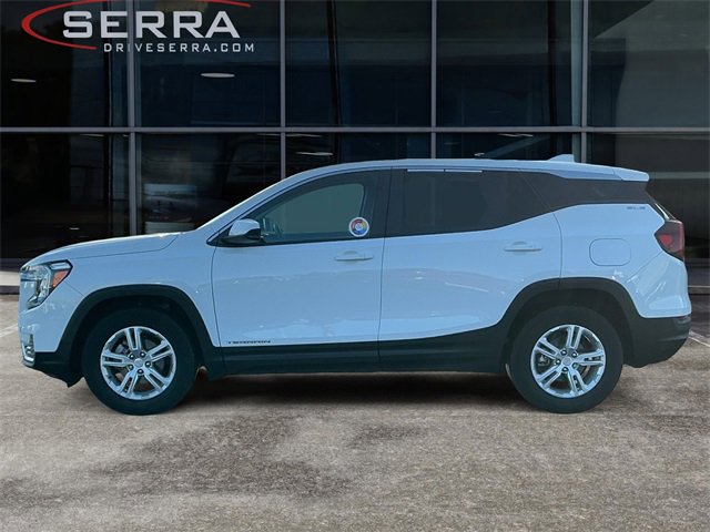 Used 2023 GMC Terrain SLE image 2