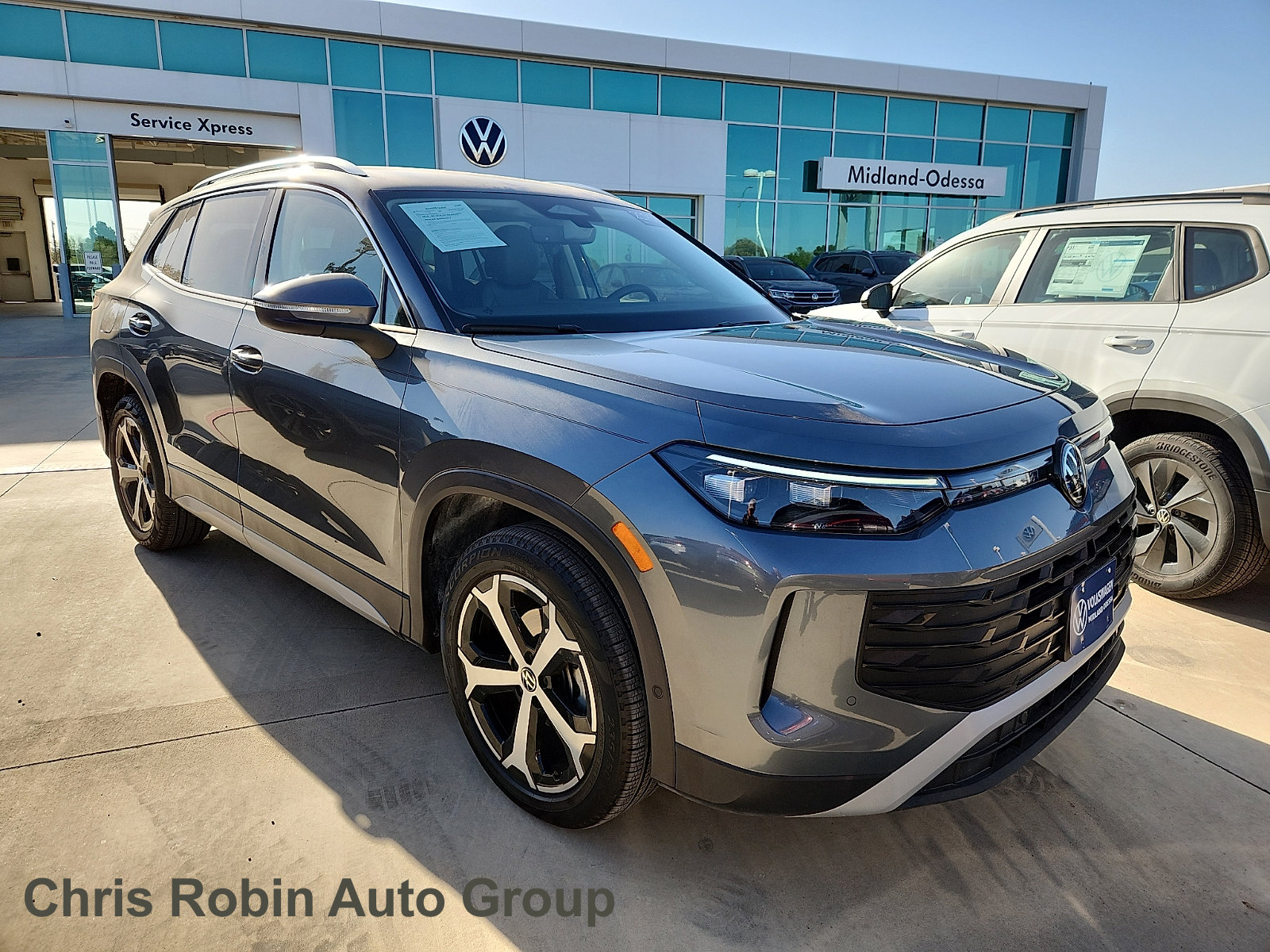 Certified 2025 Volkswagen Tiguan SE video 1