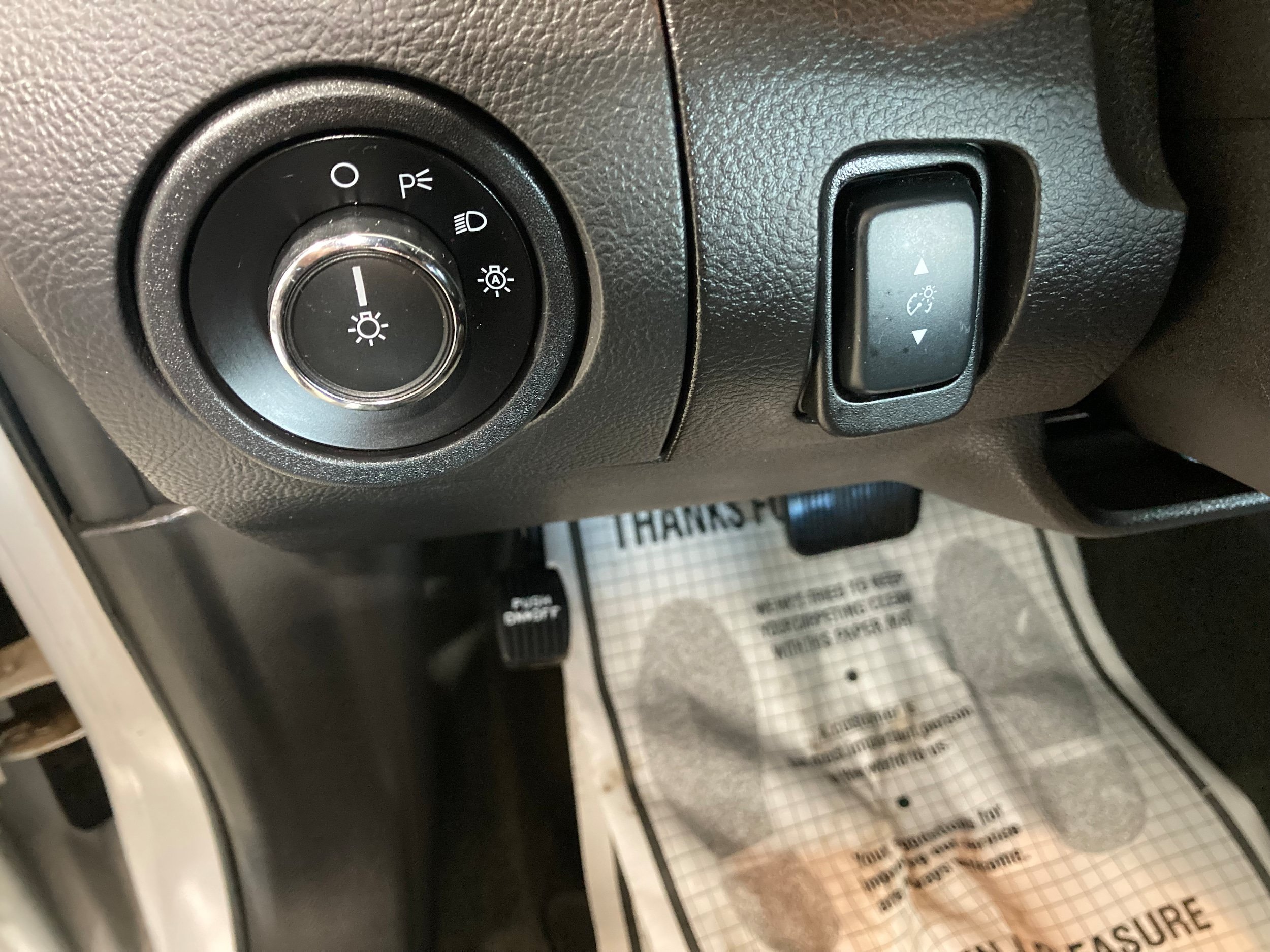 Used 2013 Ford Taurus SEL FWD image 17
