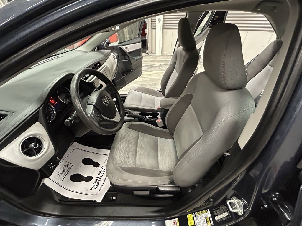 Used 2018 Toyota Corolla LE image 48