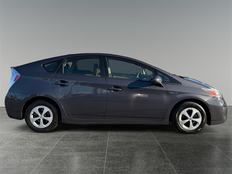 Used 2015 Toyota Prius Two FWD image 7