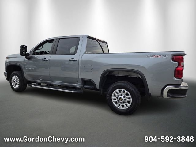 Used 2025 Chevrolet Silverado 2500 LT w/ Convenience Package AWD/4WD image 3