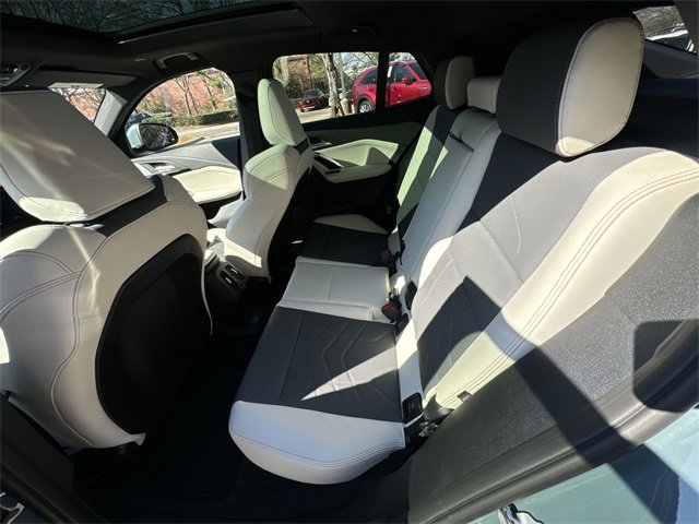 Used 2025 BMW X2 xDrive28i w/ Premium Package image 23