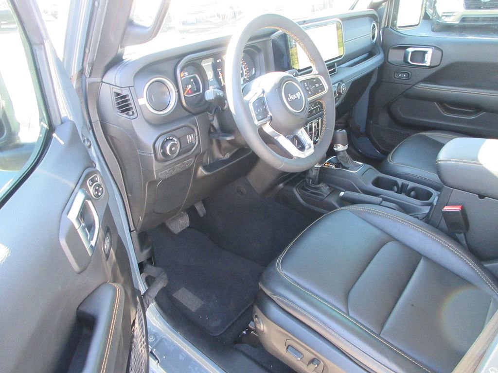 Used 2024 Jeep Wrangler Sahara w/ Technology Group image 14