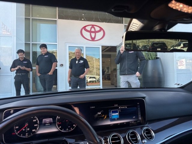 Used 2019 Mercedes-Benz E 300 image 2