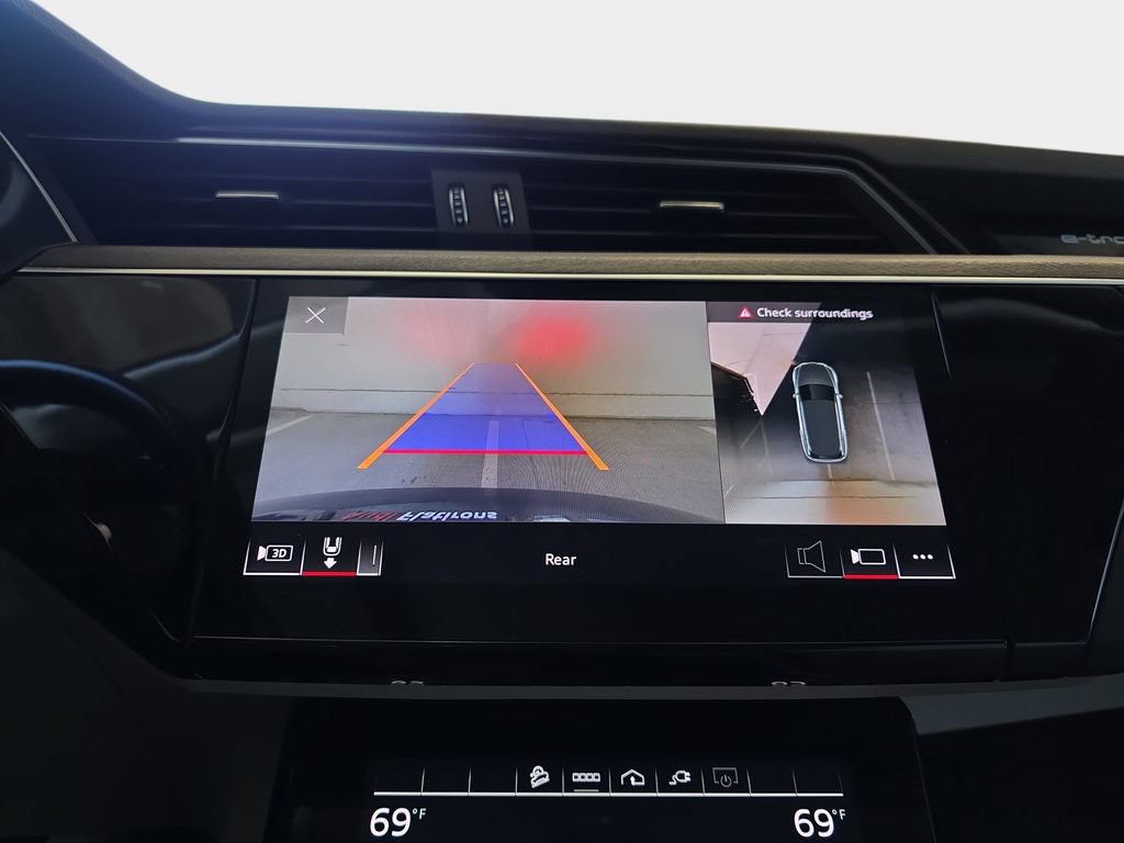 Certified 2024 Audi Q8 e-tron Premium Plus w/ Premium Plus Package AWD/4WD image 25
