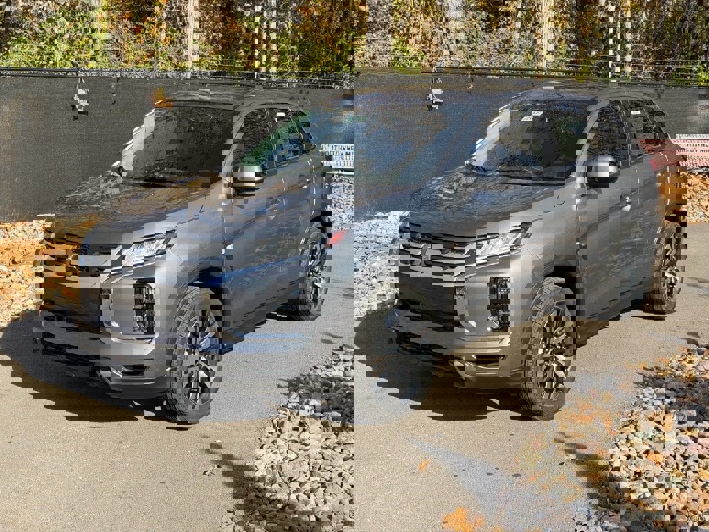 New 2025 Mitsubishi Outlander Sport ES
