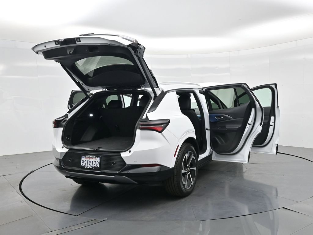 Used 2025 Chevrolet Equinox EV LT w/ Convenience Package image 37