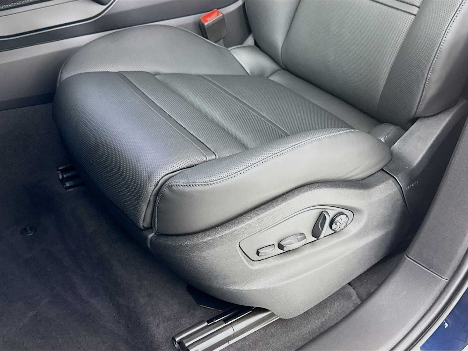 New 2026 Porsche Cayenne AWD/4WD image 13