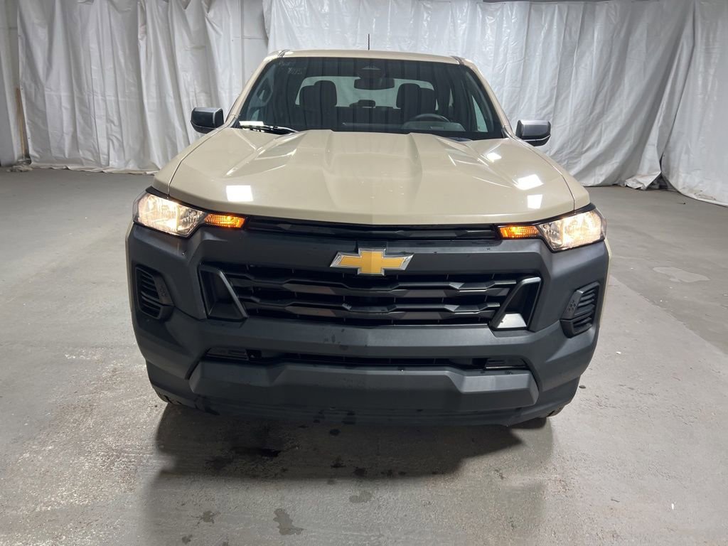 Used 2024 Chevrolet Colorado W/T video 2