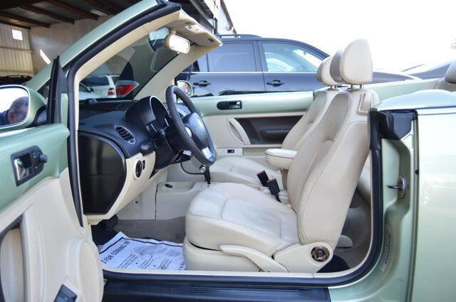 Used 2008 Volkswagen Beetle S image 12